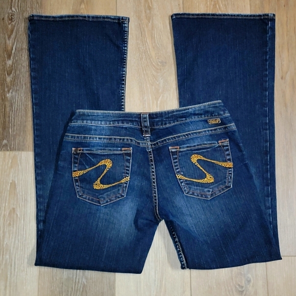 Silver Jeans - Picture 3 of 6